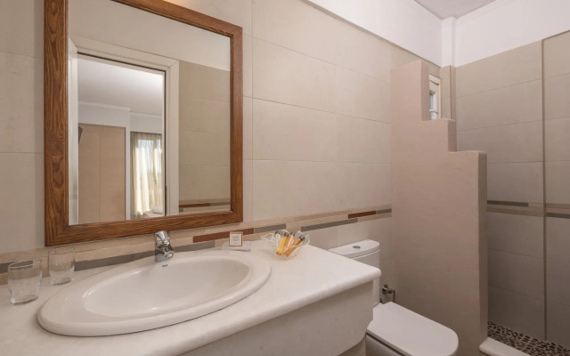Finikas Hotel