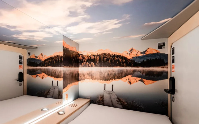 Capsule Hotel - Zurich Airport