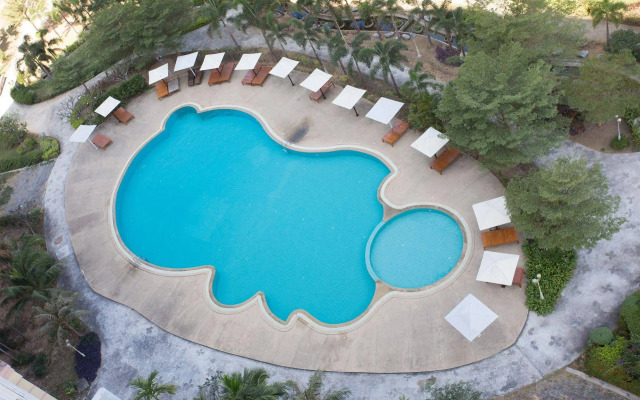 R-Con Wong Amat Suite