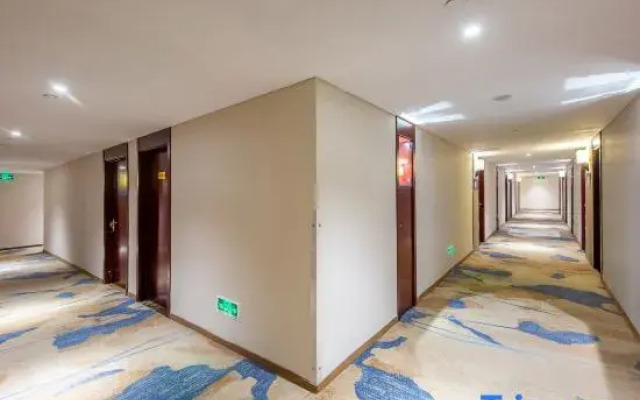 Rezen Hotel
