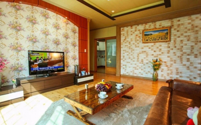 Geojedo White Pension