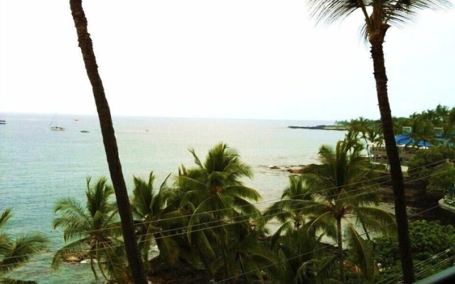 Kona Alii 504 by RedAwning