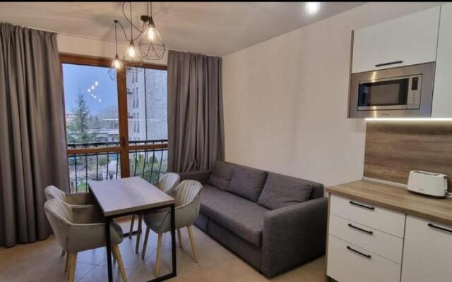 Beautiful Deluxe 2-bed Apartment in Sunny Beach