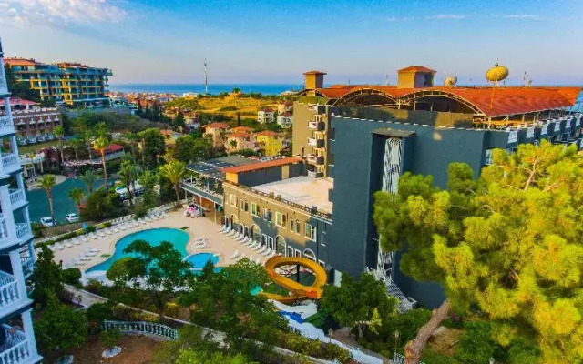 Fun Hill Resort Hotel