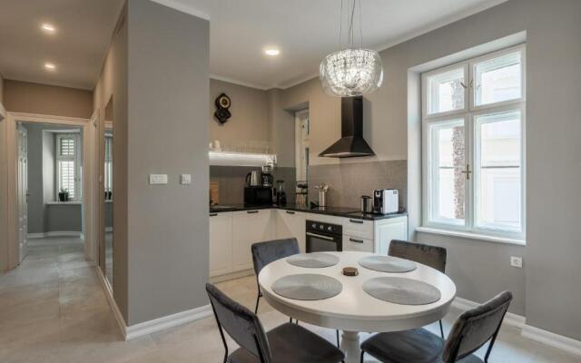 Luxury Peitho Residence