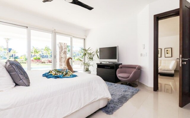 Marea Azul Condominium by ChezPlaya