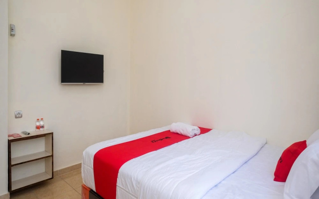 RedDoorz Near Terminal Bus Purwokerto – Guest Rooms – Purwokerto