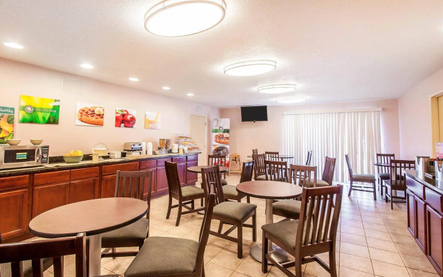 Quality Inn & Suites Vancouver - Hazel Dell