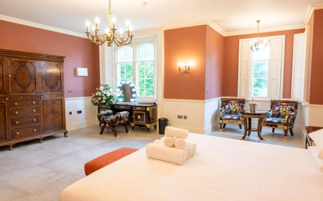 Weston Manor Hotel