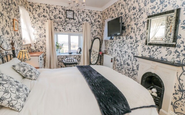 Apartment 7, Sneaton Hall