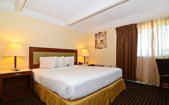 Lexington Inn And Suites-N.W. Chicago/Elgin