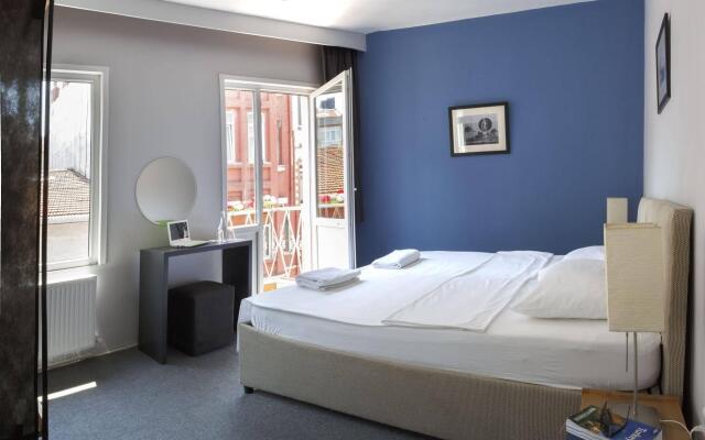 Hush Hostel Lounge