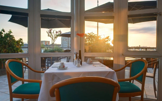 Skycity Hotel Atrigon