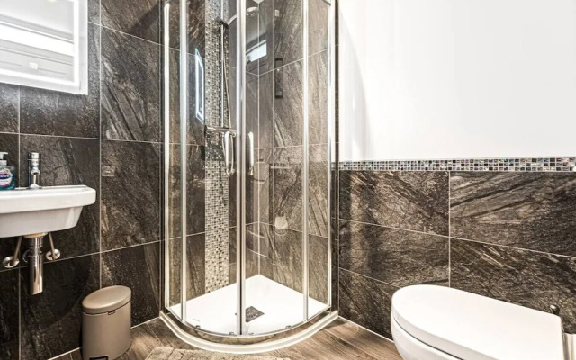 Bakersfield Retreat - From 200 Per Night