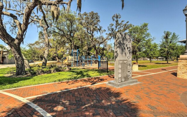 2 Mi to Riverwalk: Palmetto Gem w/ Fire Pit & BBQ