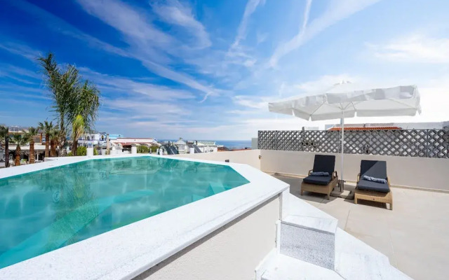 Pathos SeaSide Suites