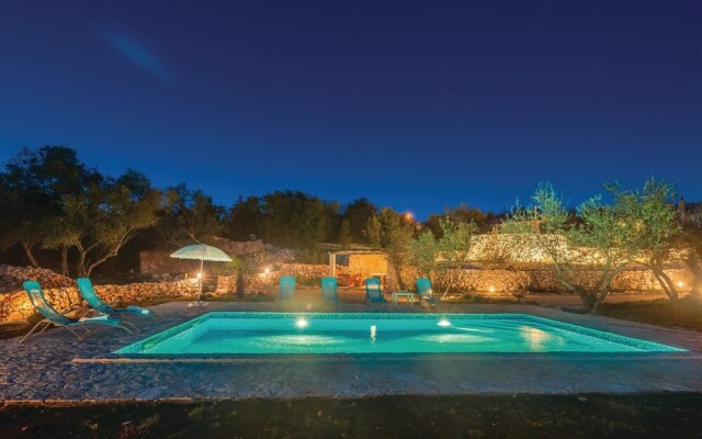Stunning Home in Silo With Wifi and 2 Bedrooms