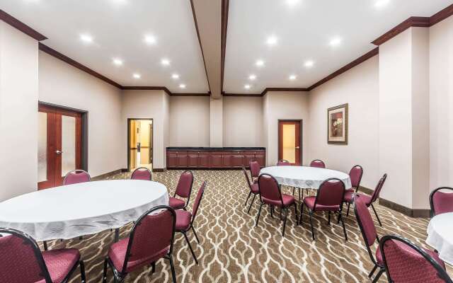Comfort Suites Yukon - SW Oklahoma City