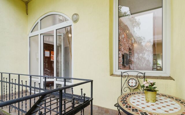 Apartment Lubicz Cracow by Renters