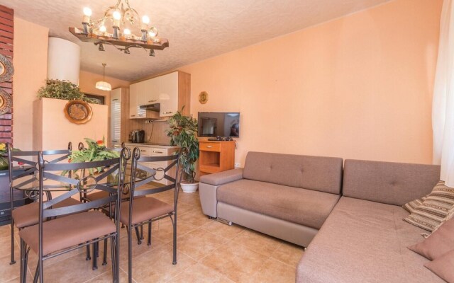 Awesome Home in Vrsi With 2 Bedrooms and Wifi