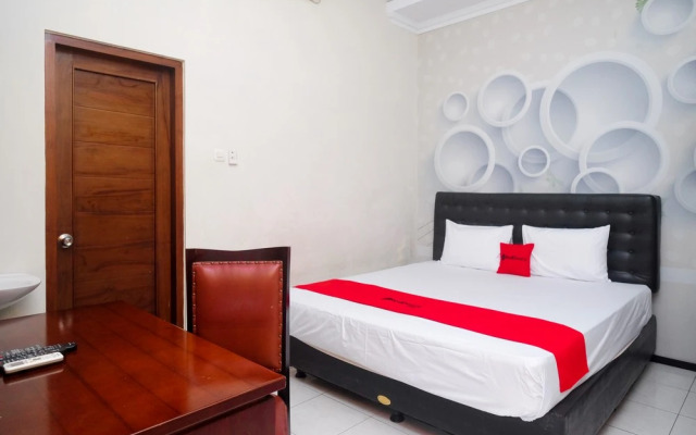 RedDoorz @ Griya Bougenville Magelang