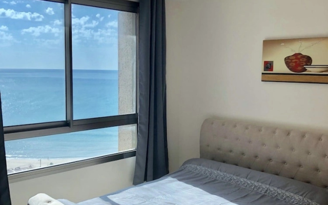 Spacious Sea View Apartment