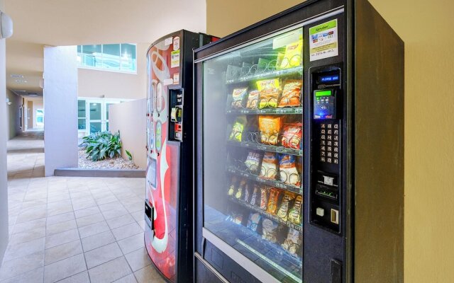 Legacy Towers I Deluxe