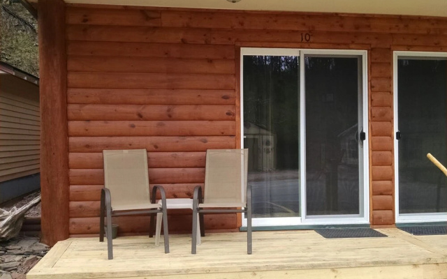 Trails End Cabins & Motel