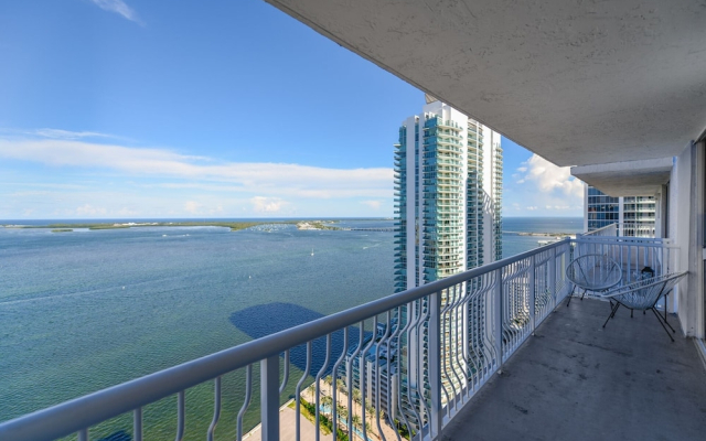 Direct Ocean views 3BR Condo at Brickell