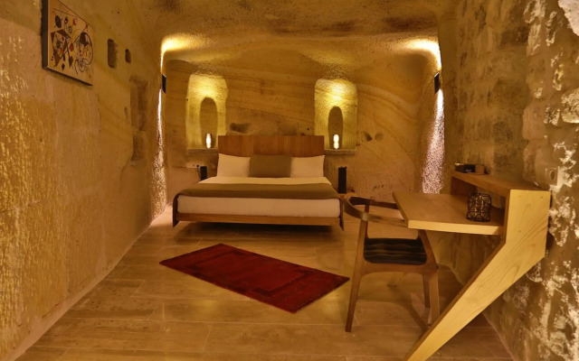 Acropolis Cave Suite