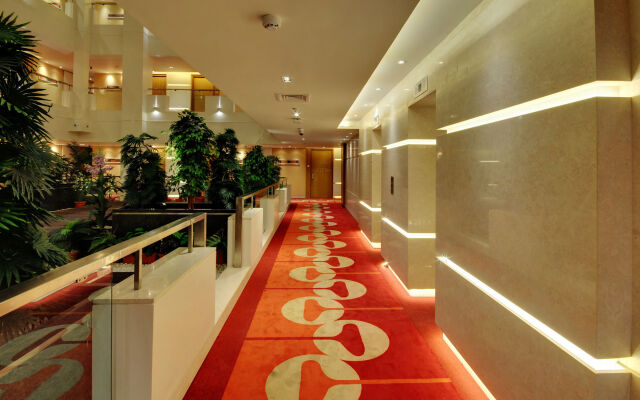 Platinum Hotel