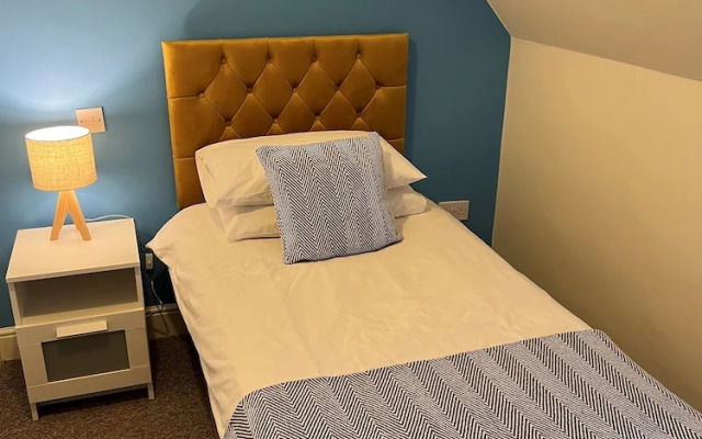 Corrie Hotel