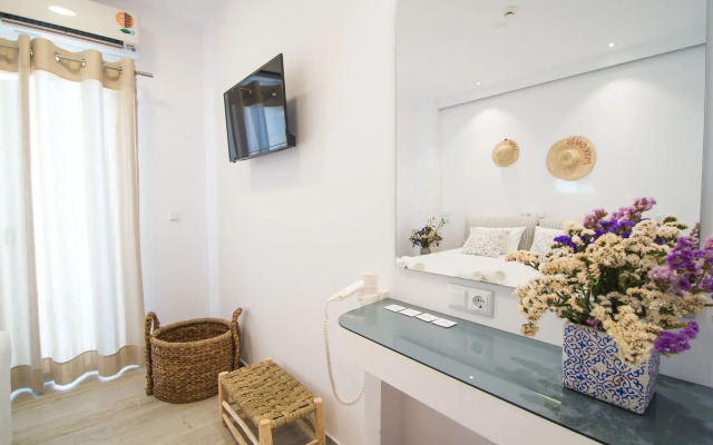 Dimele Rooms & Studios
