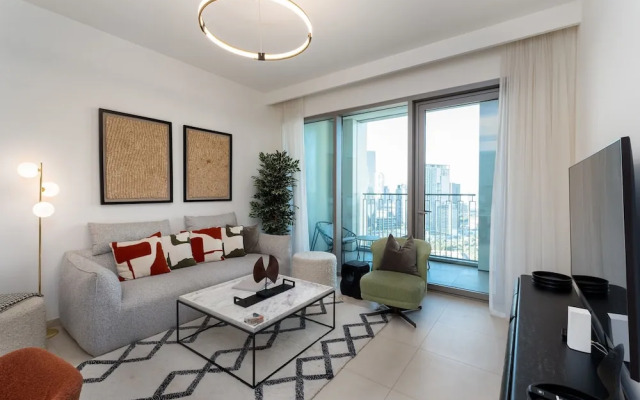 Sleek 2BR at Downtown Close to Dubai Mall