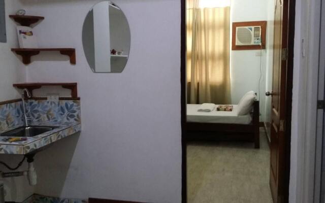 Rooms 498 Hostel