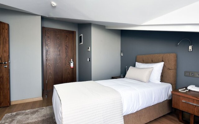 The Elegant Hotel
