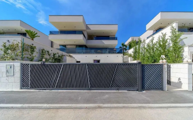 Villa Lucy Cherry CFH