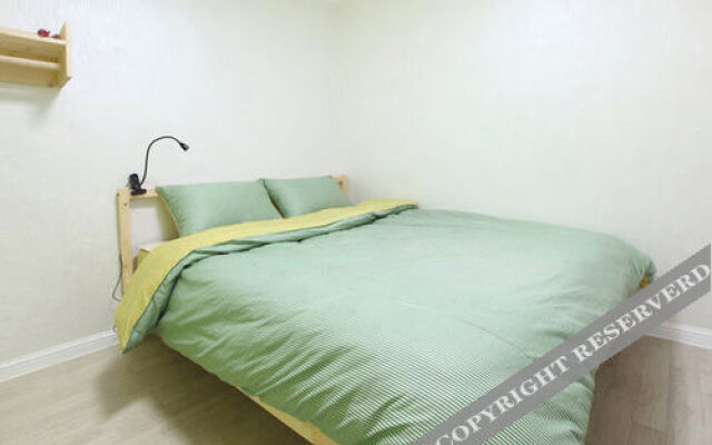 C.U. BNB Guest House - Hostel