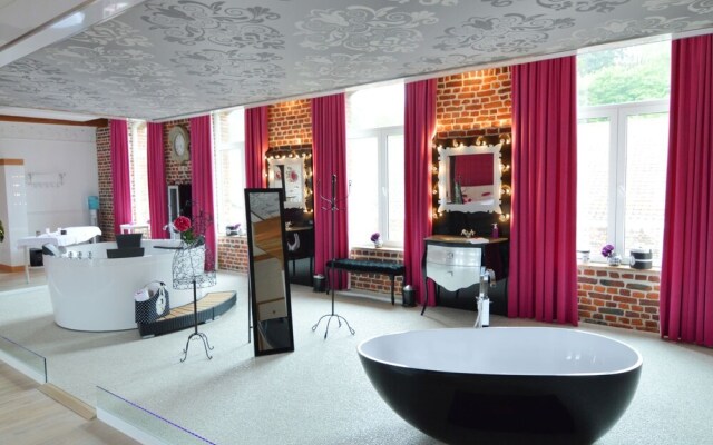 Lush Apartment with Sauna, Hot Tub, Mountain Views in Ensival
