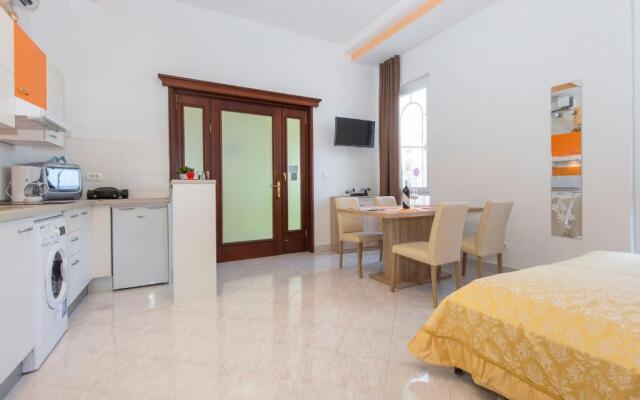 Studio Apartment Leana