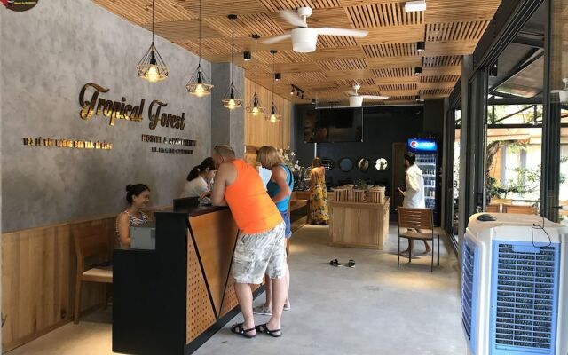 Tropical Forest Hostel & Apartments