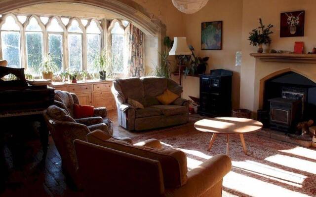 Monkton Wyld Court