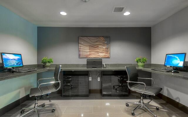Holiday Inn Express Hotel & Suites Carlsbad Beach by IHG