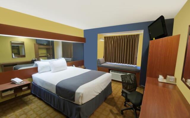 Microtel Inn & Suites Hillsborough