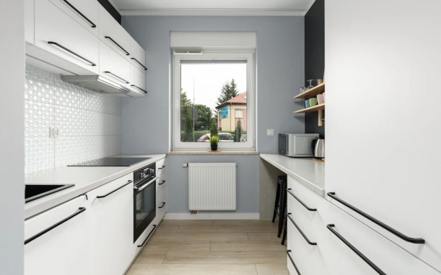 Apartment With Garden Poznan by Renters