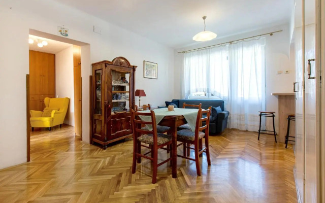 Zoe Apartment