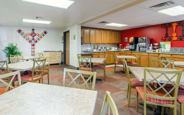 Quality Inn Junction City - Near Fort Riley