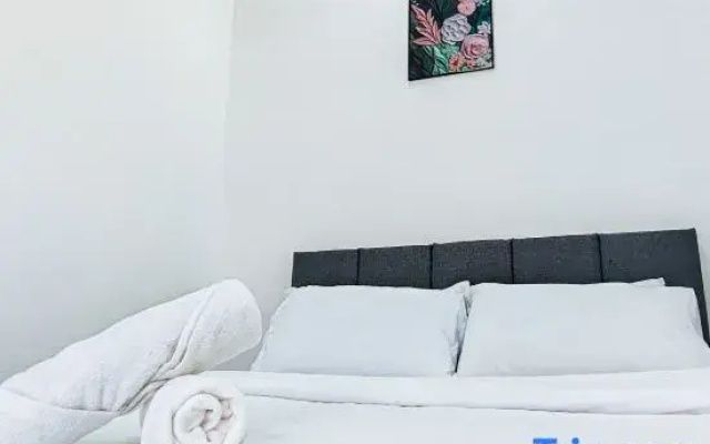 Peaceful Luxury at Tresor Klang by HCK