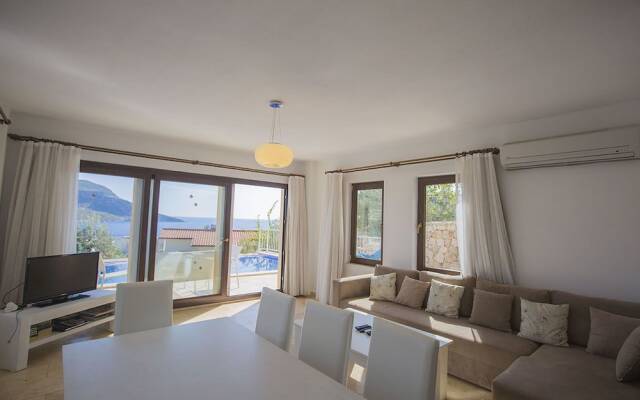 Villa Selena by Akdenizvillam