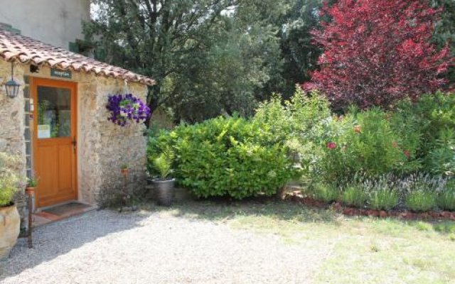 Le Jas, charming Mas in Provence with shared pool, nature, calm, space